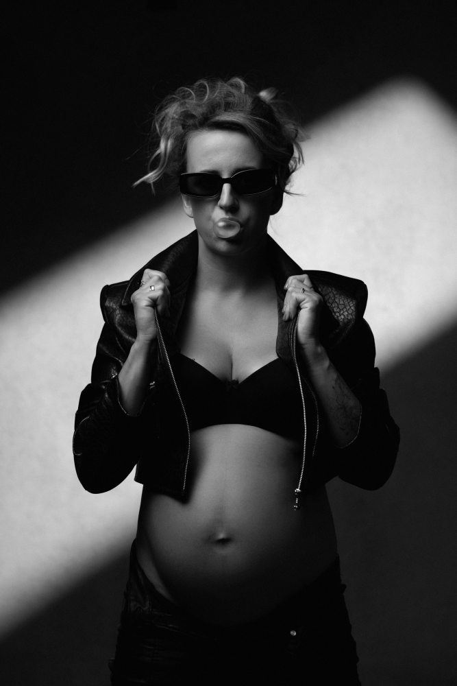 Luminous pregnancy portrait Aberdeen
