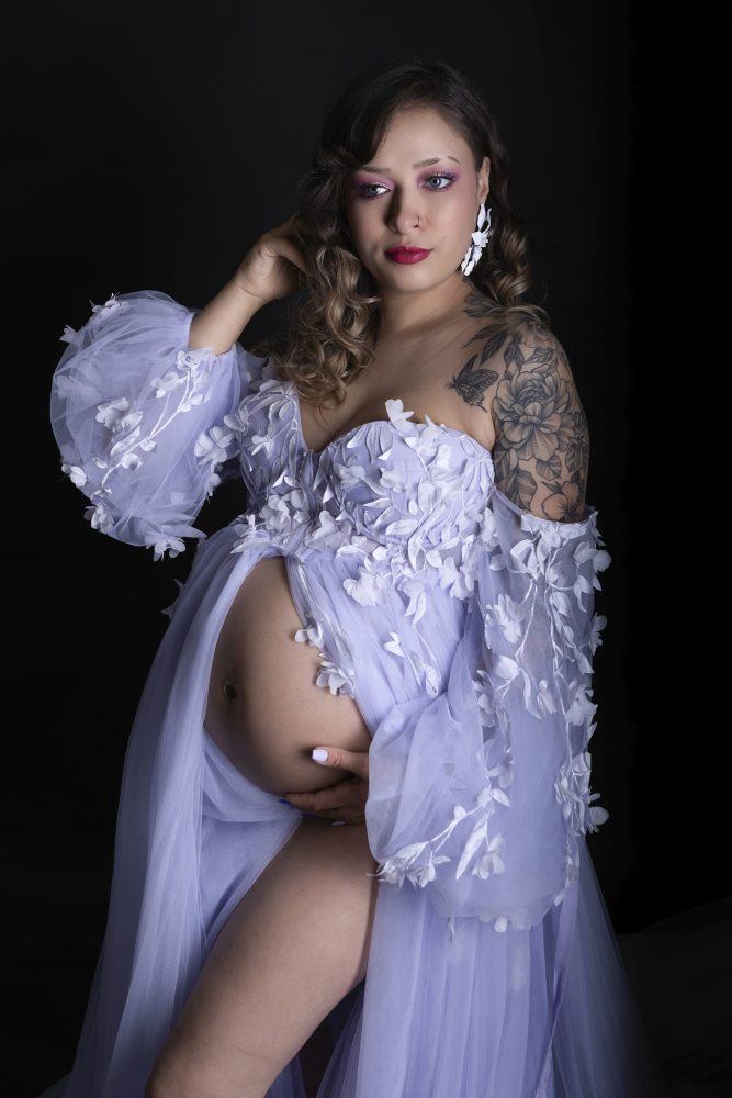 Natural elegance maternity session