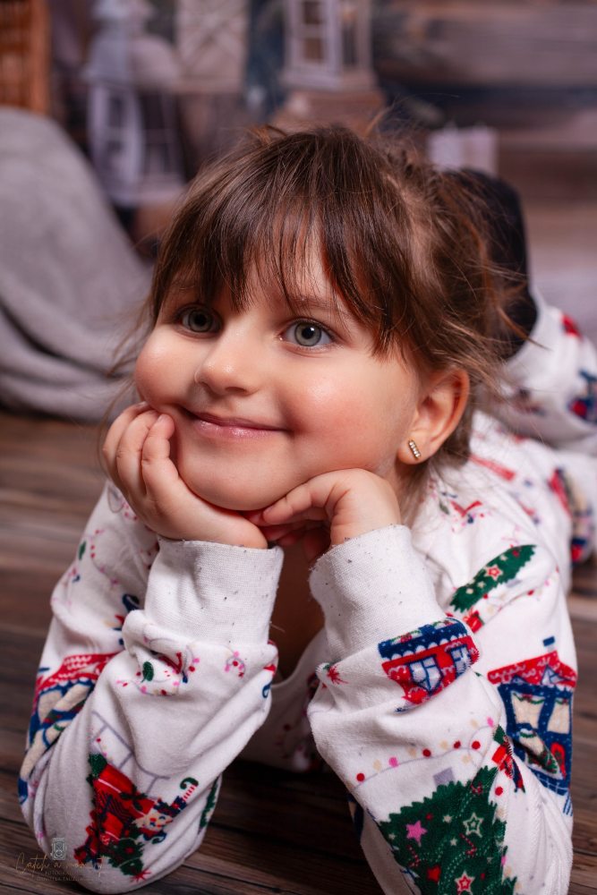 Aberdeen luxury children and family portrait session by Daniela Tauzowska