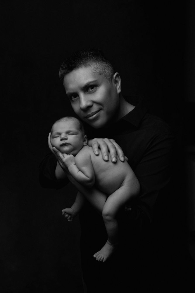 Artistic family photoshoot moments