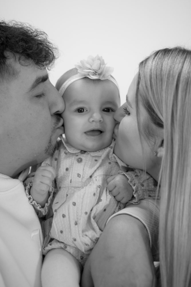 Family moments in Aberdeen studio