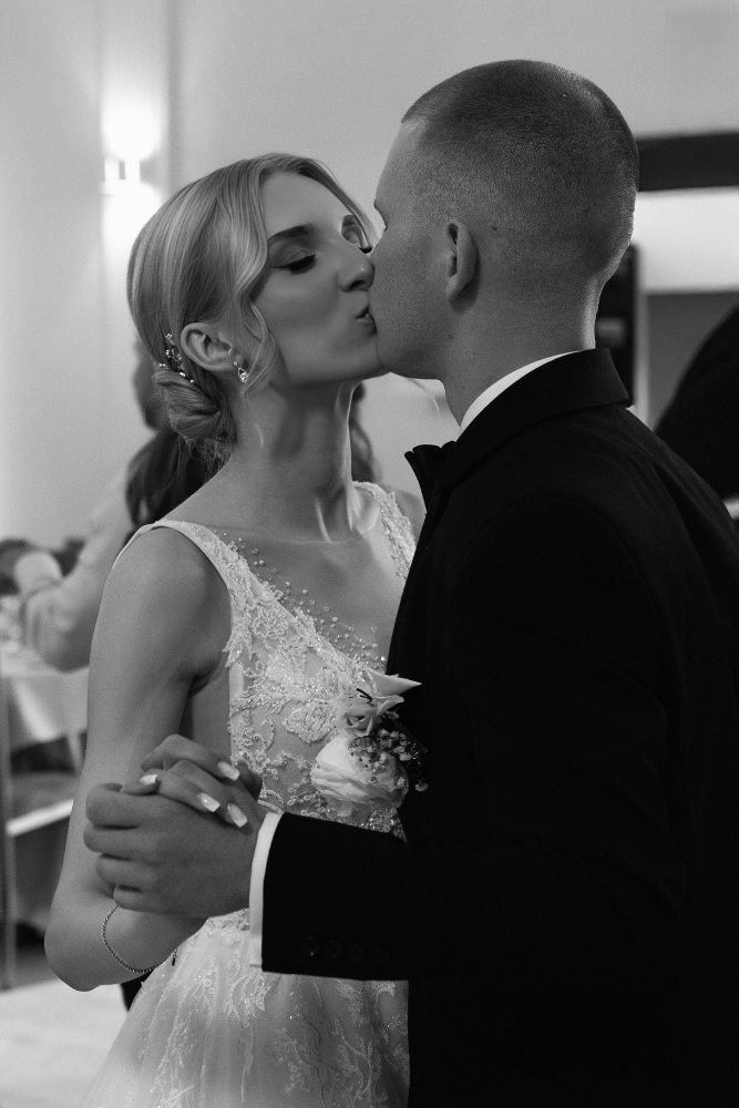 Aberdeen luxury wedding photography session by Daniela Tauzowska