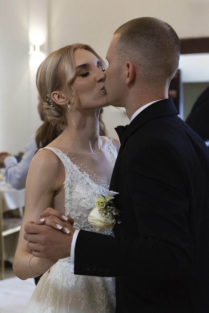 Unscripted wedding glance