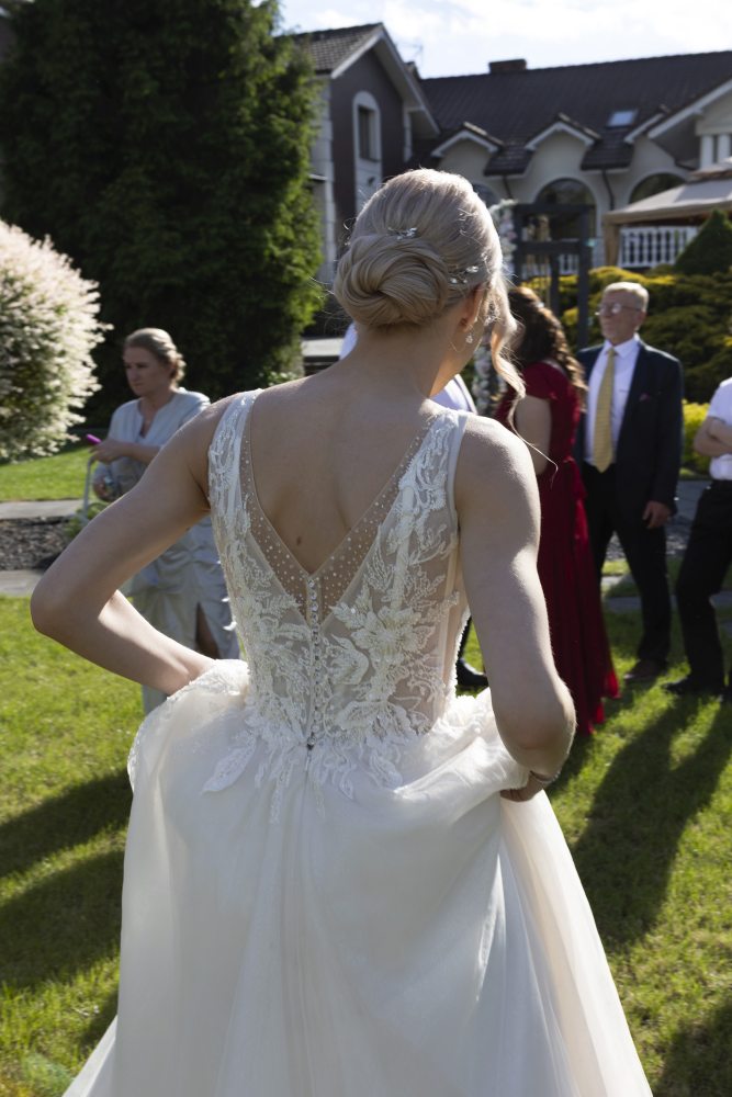 Timeless wedding storytelling